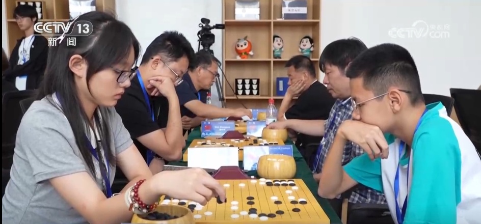 民提供就业, 成了, 为纽带