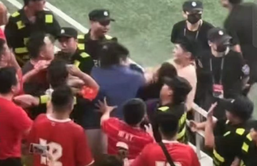 在成都蓉城, 对阵成都蓉
